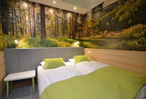 Double or Twin Room image 7