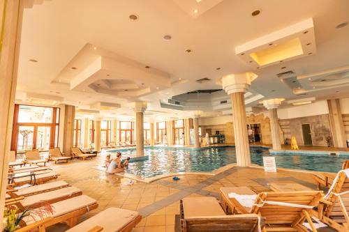 Emerald Beach Resort & Spa - image 8