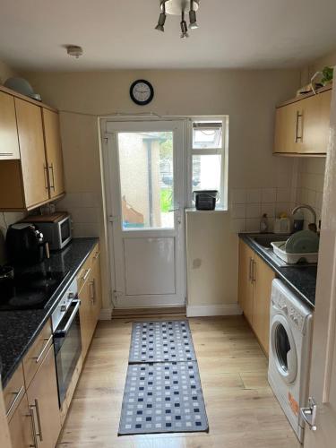 Shared House in Chakeshill Drive - The Precinct