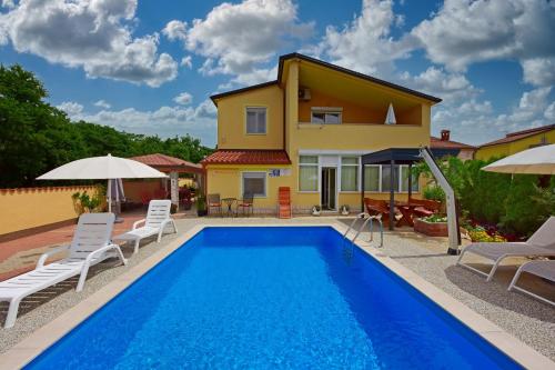  APP Laura with Common Pool, Pension in Nova Vas