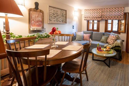 Dandy Villas Ioannina -Colorful Boutique House-in Old Town-Cozy