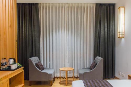 Deluxe Double or Twin Room with Mountain View image 6