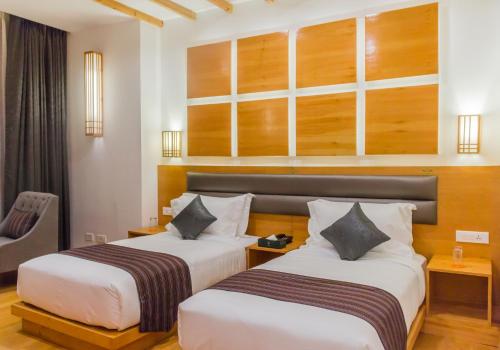 Deluxe Double or Twin Room with Mountain View image 4