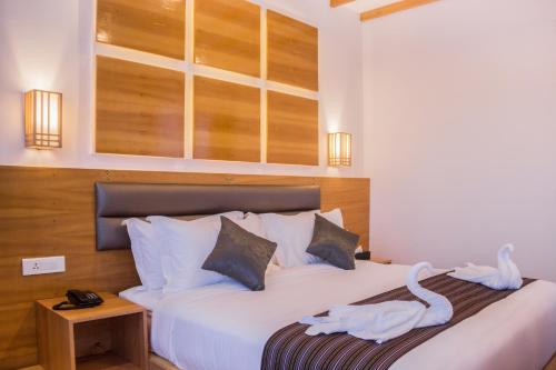 Superior Double or Twin Room with Mountain View image 7