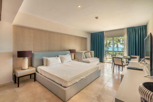 NEW 2BR Apt w Jacuzzi Punta Palmera CBA