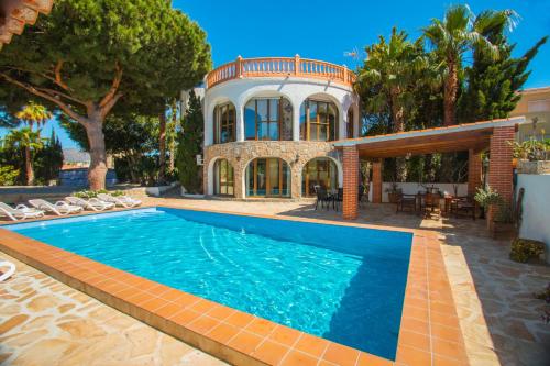 Villa Cintya - PlusHolidays - image 4