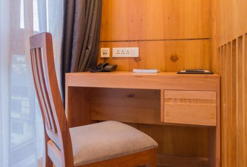 Standard Double or Twin Room image 7