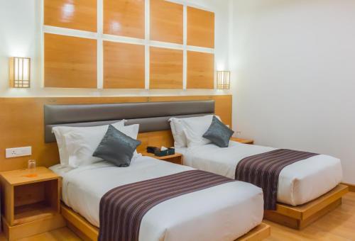 Deluxe Double or Twin Room with Mountain View image 2