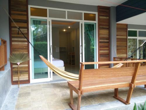 Balcony/terrace, Benjamin's Hut in Haad Chao Phao