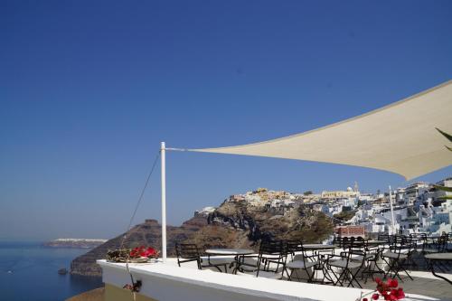 CORI RIGAS SUITES in Santorini - Hotel Review with Photos