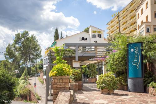 Can Fisa Hotel & Apartments, Corbera de Llobregat bei El Arrabal de Coll de Arbós