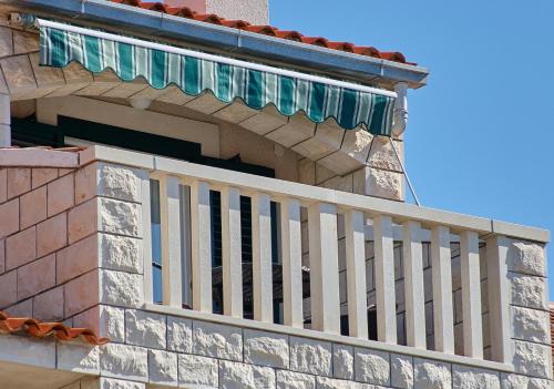 One-Bedroom Apartment with Balcony and Sea View