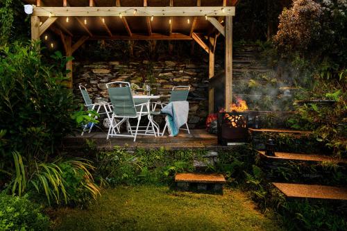 Homely cottage with garden and mountain-view