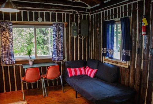 Cedar Cabin - North Frontenac Lodge
