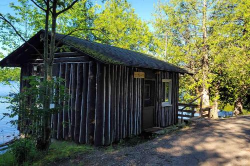 Cedar Cabin - North Frontenac Lodge