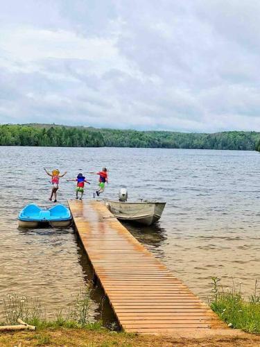 Cedar Cabin - North Frontenac Lodge