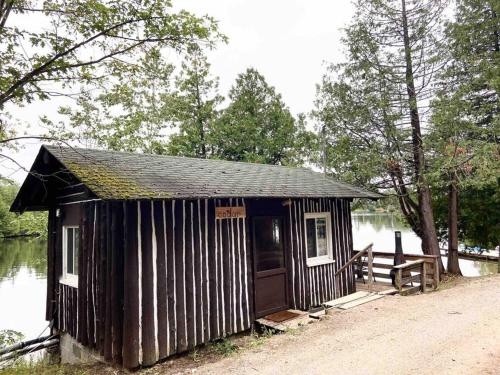 Cedar Cabin - North Frontenac Lodge