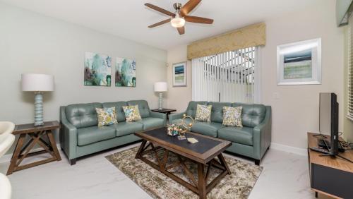Luxury Bedroom at this Amazing Hom stay near Disney - The pleasure to feel at Home - main image