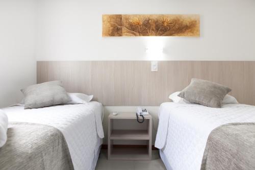 Deluxe Twin Room image 3