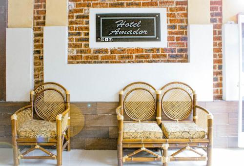 AMADOR HOTEL
