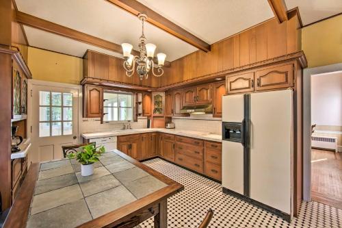 3-Acre Property: Charming Dutch Country Colonial in Spring Ridge (PA)