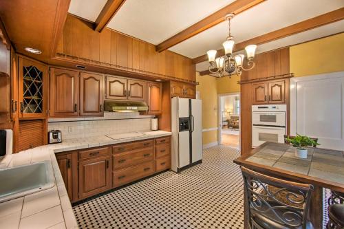 3-Acre Property: Charming Dutch Country Colonial in Spring Ridge (PA)