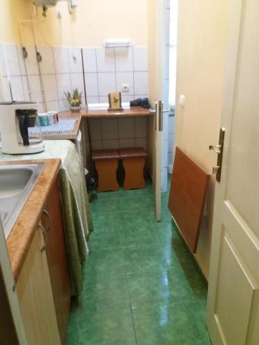 One-Bedroom Apartment image 3