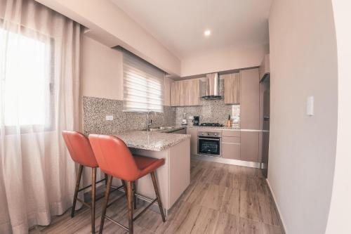 Fully Serviced Apartment at Regatta Living - 3B - image 2