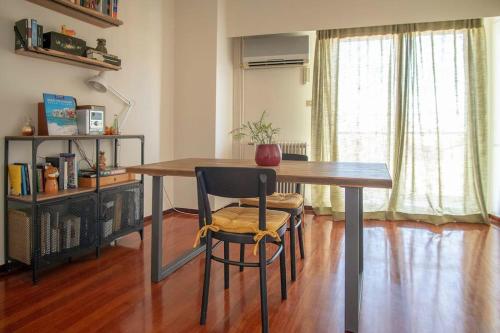 Spacious central Athenian flat near Panormou stn.