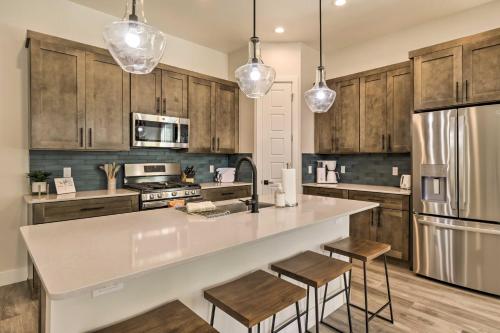 Townhome with Hot Tub Across From Ski Lifts!, Středisko Durango Mountain (fotografie 10)