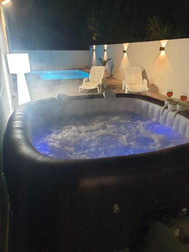 Villa Neuve Exceptionnelle avec piscine et SPA