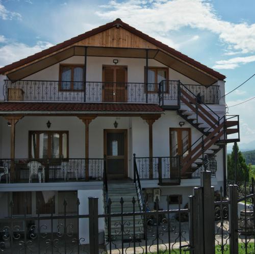 Wooden Sofita House with Unlimited View