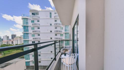 Fully Serviced Apartment at Regatta Living II - 905 - image 2