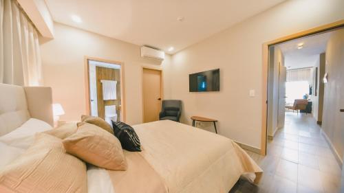 Fully Serviced Apartment at Regatta Living II - 907