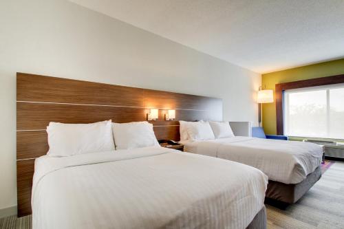 Holiday Inn Express & Suites Aurora - Naperville, an IHG Hotel