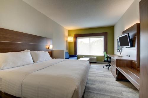 Holiday Inn Express & Suites Aurora - Naperville, an IHG Hotel