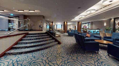 399935999 Holiday Inn London Kensington High St., an IHG Hotel