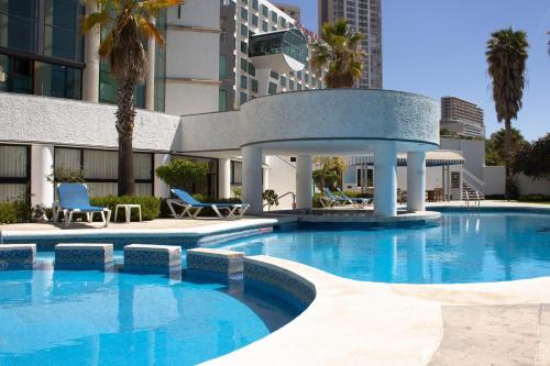 Swimming pool, Holiday Inn Queretaro Zona Diamante in Queretaro