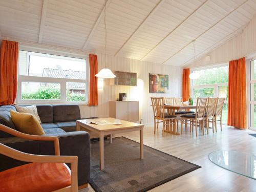 Facilities, Three-Bedroom Holiday home in Gromitz 18 in Lenste