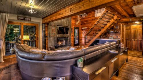 Top of the Ridge Chalet in Blue Ridge, USA