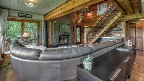 Top of the Ridge Chalet in Blue Ridge, USA