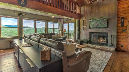Top of the Ridge Chalet in Blue Ridge, USA