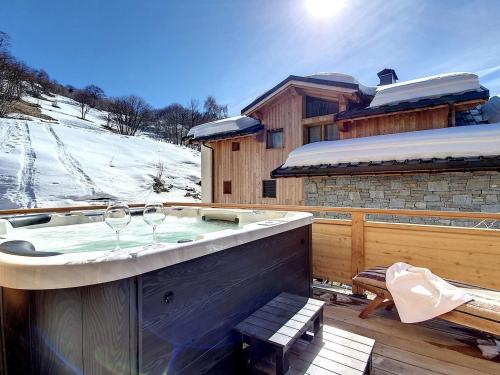 Chalet de luxe avec sauna et jacuzzi, a 200m des pistes - FR-1-344-1151 near Les petites miettes
