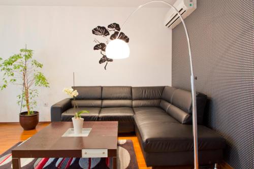 Vitosha Downtown Apartments - image 6