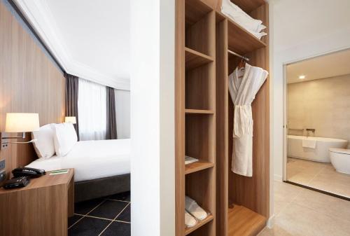 Holiday Inn Darling Harbour - image 6