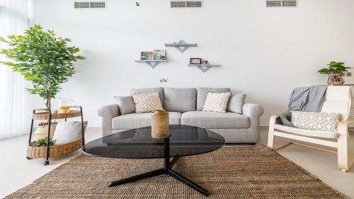 Hashtag Holiday Home - Luxury 2BDR Apartment on The Palm Azure Residences - image 13
