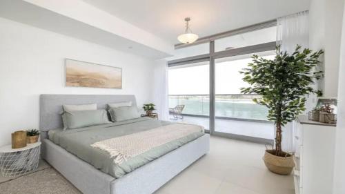 Hashtag Holiday Home - Luxury 2BDR Apartment on The Palm Azure Residences - image 8