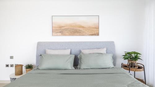 Hashtag Holiday Home - Luxury 2BDR Apartment on The Palm Azure Residences - image 10