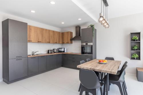Unique Penthouse with private heated Jacuzzi, close to restaurants and night life, Is-Swieqi (fotografie 6)