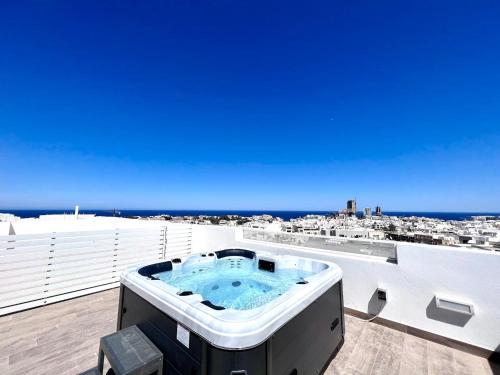 Unique Penthouse with private heated Jacuzzi, close to restaurants and night life, Is-Swieqi (fotografie 3)